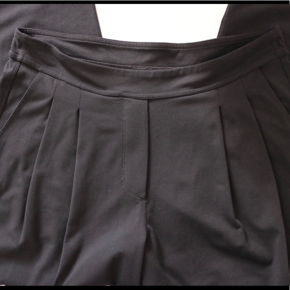 Lululemon black wide leg cropped workout pants - Picture 5 of 6